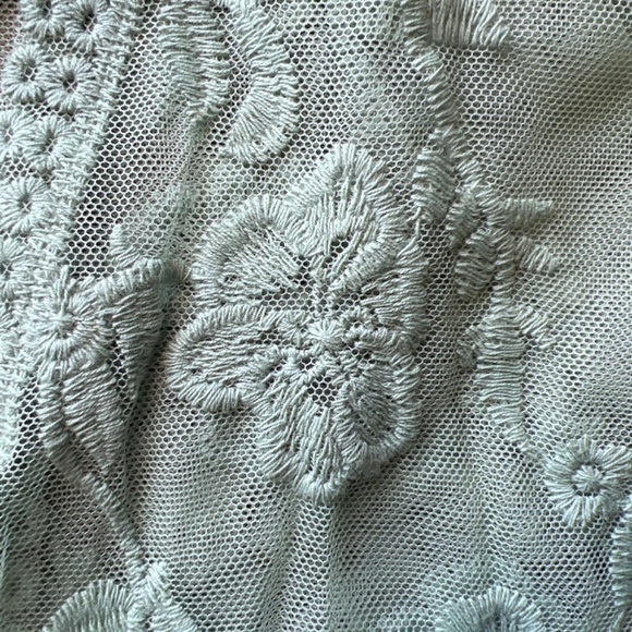 Lace Kimono - Picture 5 of 6